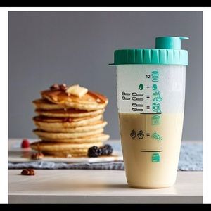 Pampered Chef PANCAKE SHAKER BOTTLE